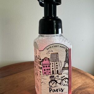 Bath & Body Works Paris Pink Hand Soap Rose Water and Ivy